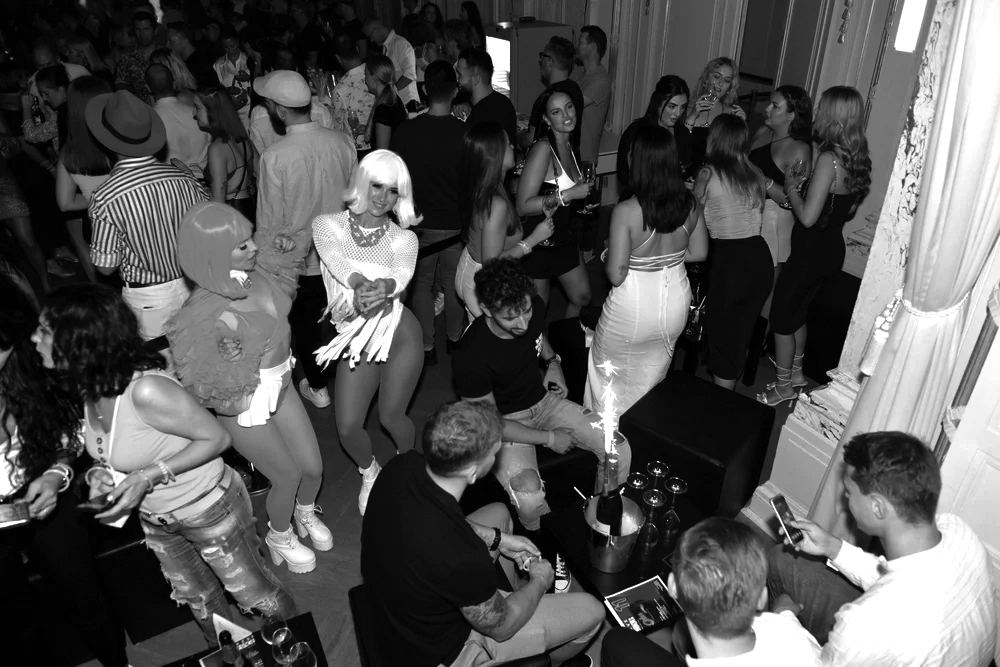 Volle Tanzfläche an der Gloria per Berna by GluGlu Party in Bern